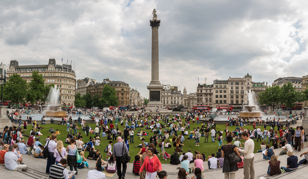Meet London Irish Players at Trafalgar Square